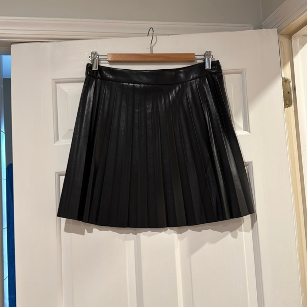 Steve Madden NWT Faux Leather Pleated Mini Skirt